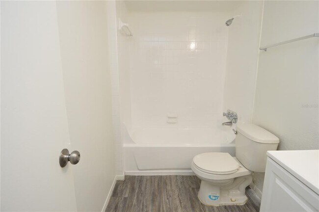 Building Photo - 5006 Moro Manor Dr