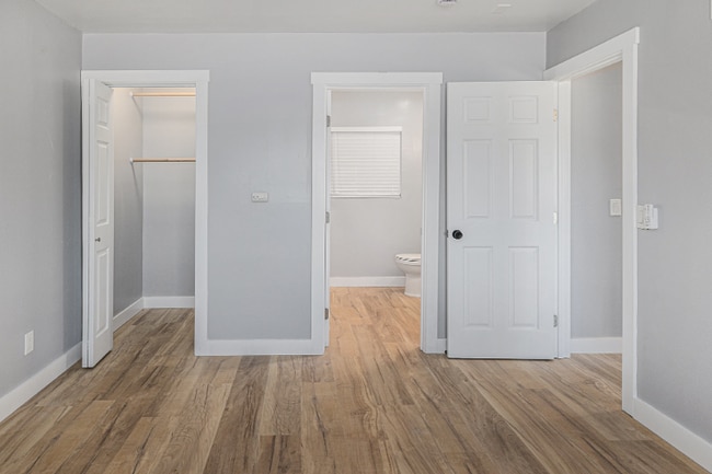 Building Photo - 1421.5 Viejas View Ln