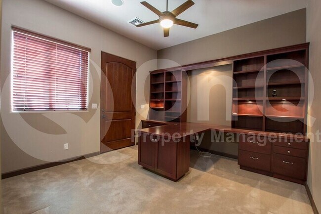 Building Photo - 1326 E Catamaran Dr