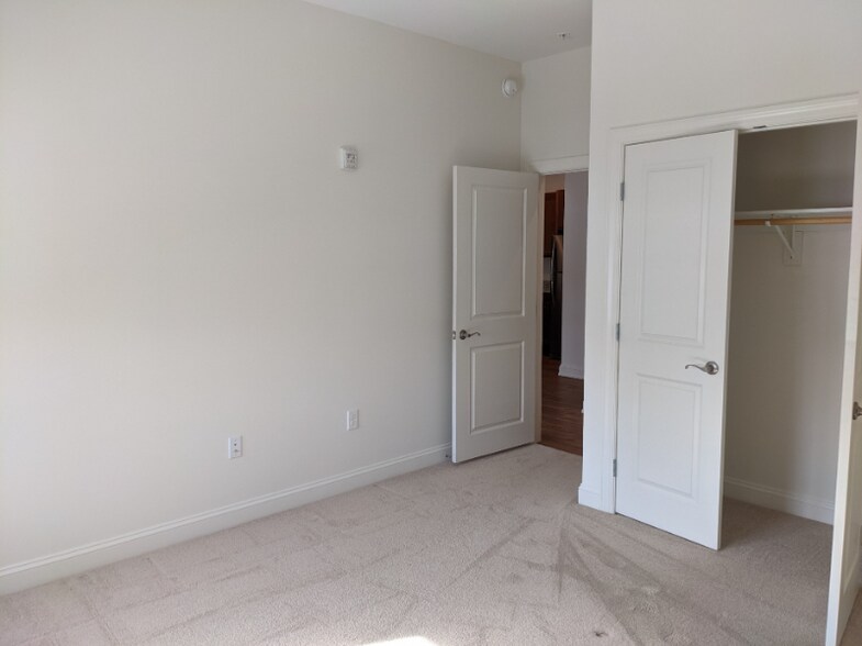 Building Photo - 591 Terrace Blvd