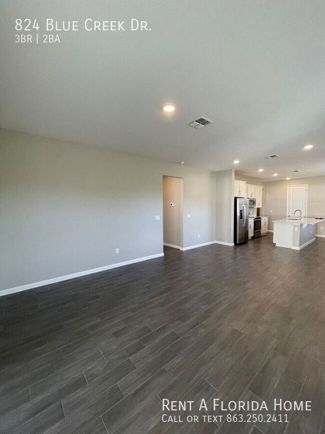 Building Photo - 824 Blue Creek Dr