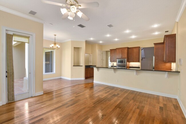 Building Photo - Beautiful home on the brick streets of Old...