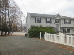 Building Photo - 310 Old Nyack Turnpike