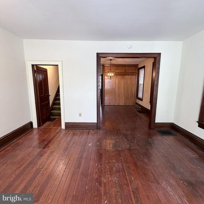 Building Photo - 235 Park Ave