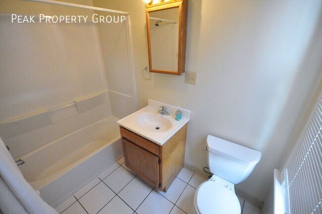 Building Photo - 1283 Forsythe Ave