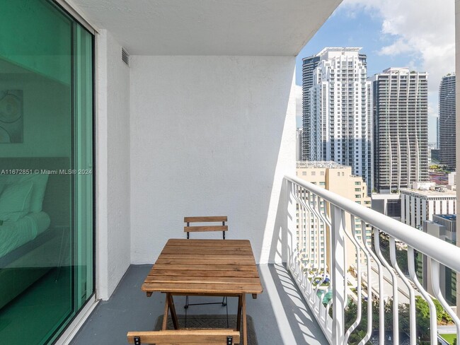 Building Photo - 1200 Brickell Bay Dr