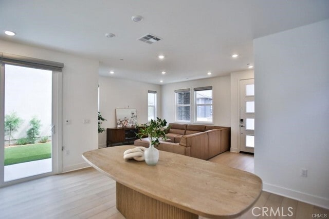 Building Photo - 187 Junco