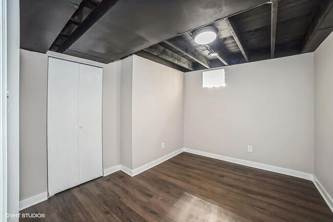 Building Photo - 325 Fairbanks Pl
