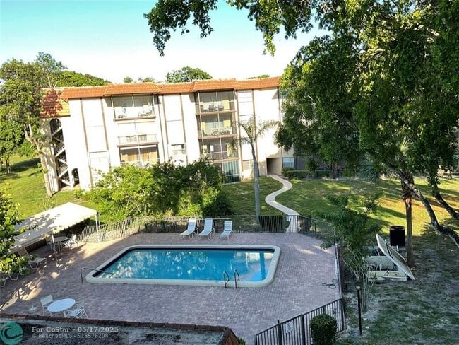 Building Photo - 6101 N Falls Cir Dr