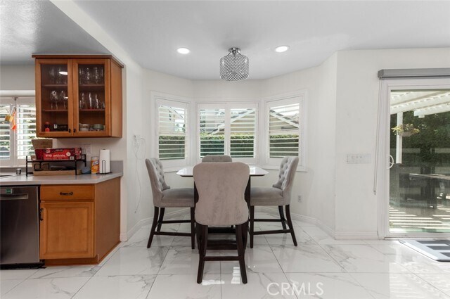 Building Photo - 4 Bayview