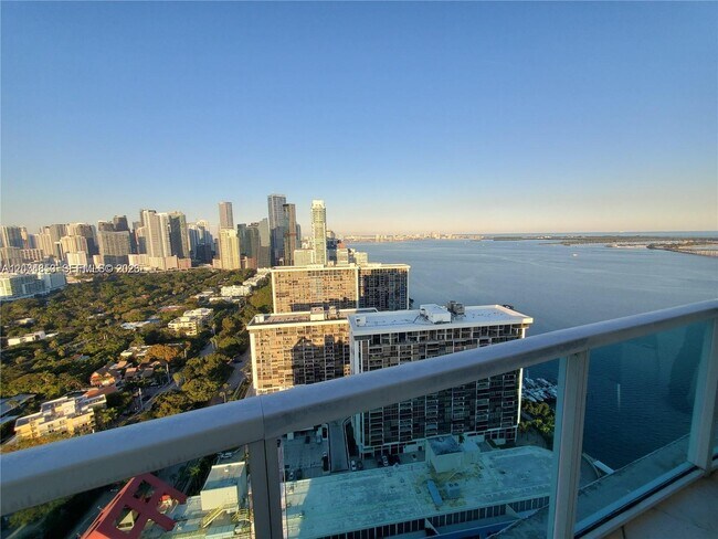 Building Photo - 2101 Brickell Ave