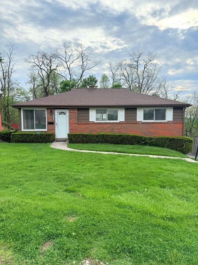 Building Photo - Newly Remodeled 3-Bed, 2-Bath Ranch Style ...