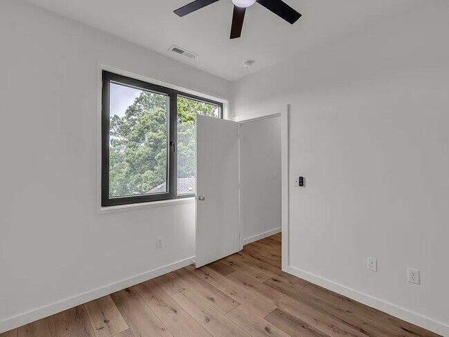 Building Photo - Modern Luxury Meets Everyday Comfort | 2025-Built 2BR Townhome | Near Southside Living