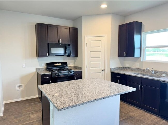 Building Photo - 144 Lavender Ln