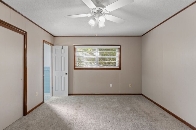 Building Photo - 3 bedrooms 2 bathroom