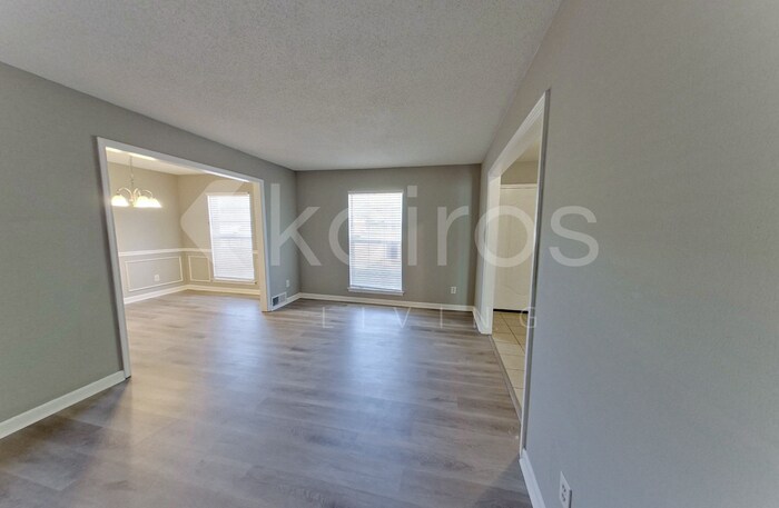 Building Photo - 2785 Clearbrook St