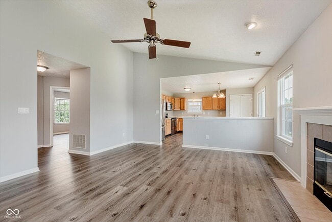 Building Photo - 9645 Claymore Dr