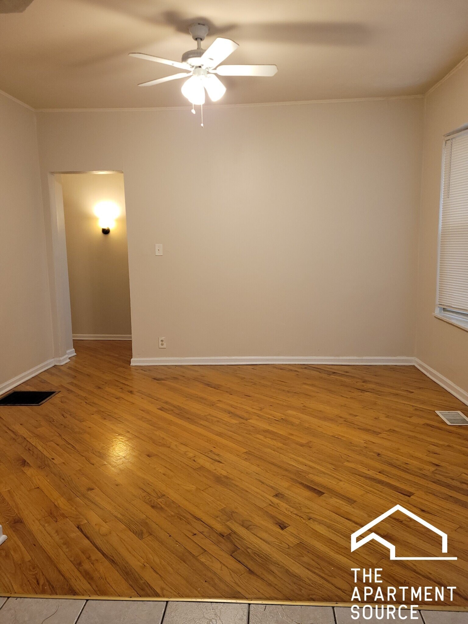 Building Photo - 7509 N Greenview Ave
