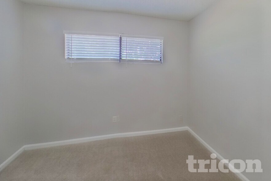 Building Photo - 2346 Blossom Ridge Dr N