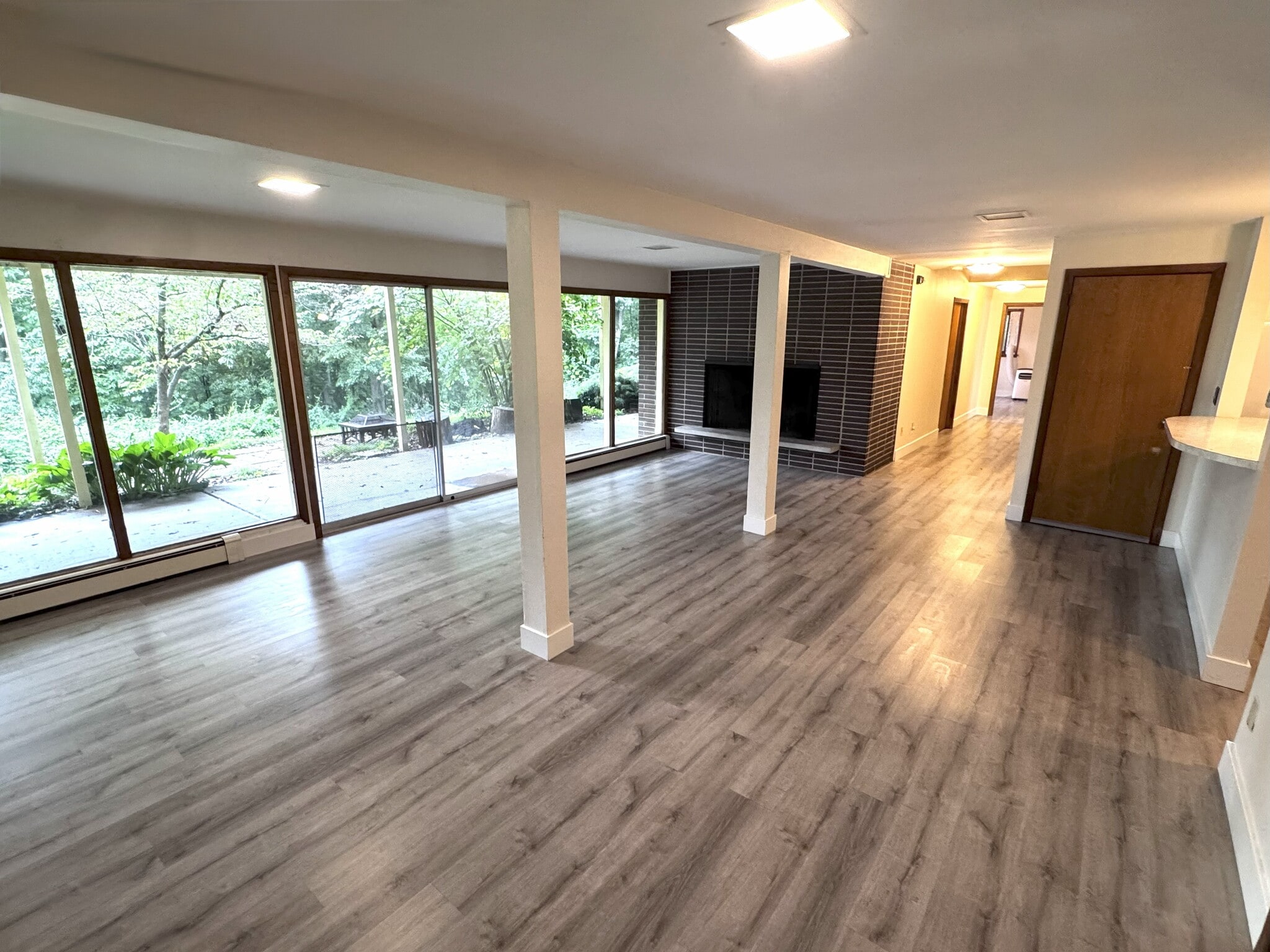 Building Photo - 3168 Dubuque St NE