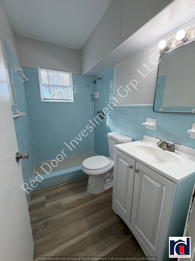 Building Photo - **MOVE IN SPECIAL** Renovated Spacious 2/2~w/All-in One Washer/Dryer & New AC~Deland