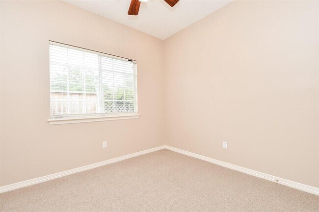 Building Photo - 1511 Beaconshire