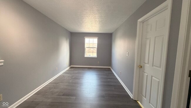 Building Photo - 6015 Lakeside Manor Ave