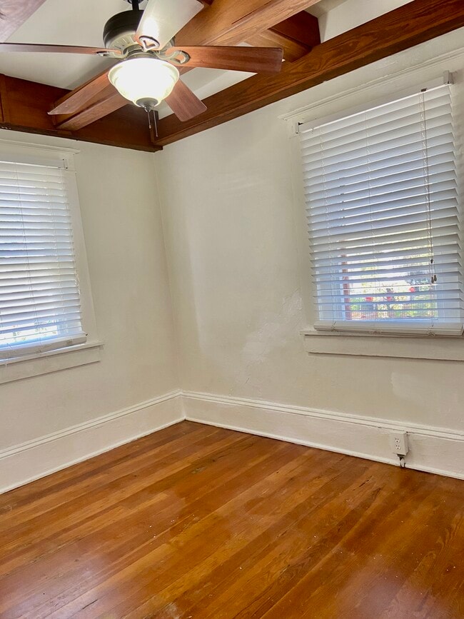 Building Photo - 16 Estey St