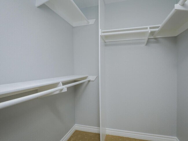 Building Photo - Spacious Bankers Hill 2/2 Condo! Walk to B...
