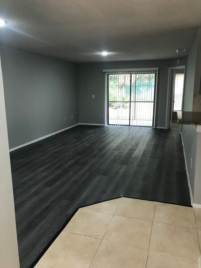 Building Photo - 7545SBD(50)