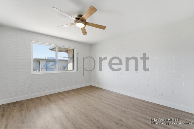 Building Photo - 4142 E Calle Redonda