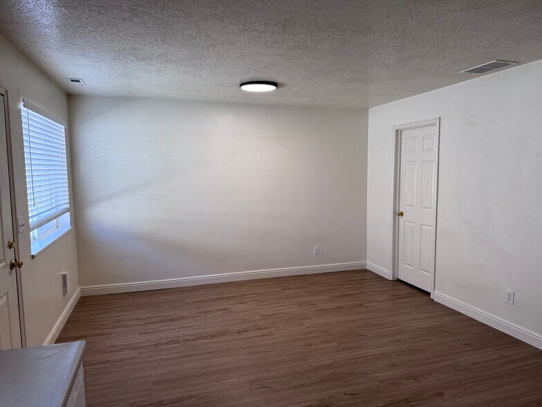 Building Photo - 1392 N 260 W