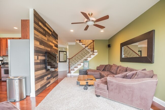 Building Photo - 216 Westbrook Dr