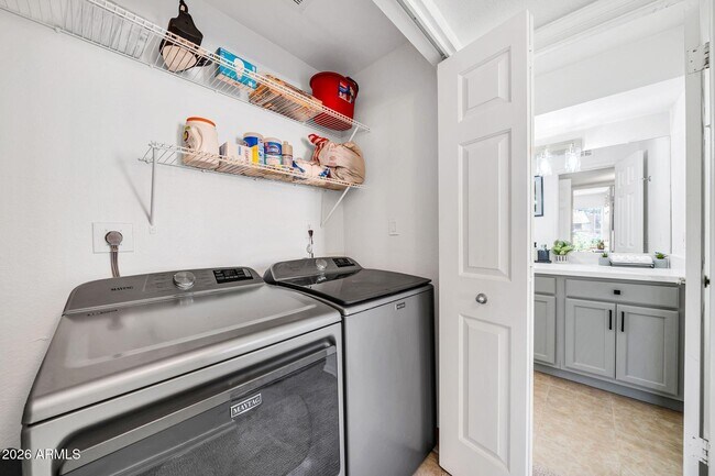 Building Photo - 8787 E Mountain View Rd