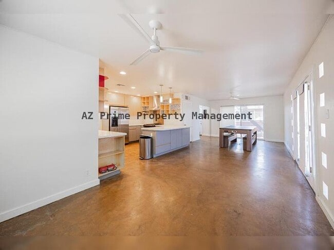 Building Photo - 351 E Encanto Dr