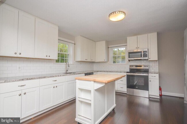 Building Photo - 218 Frederick Ave