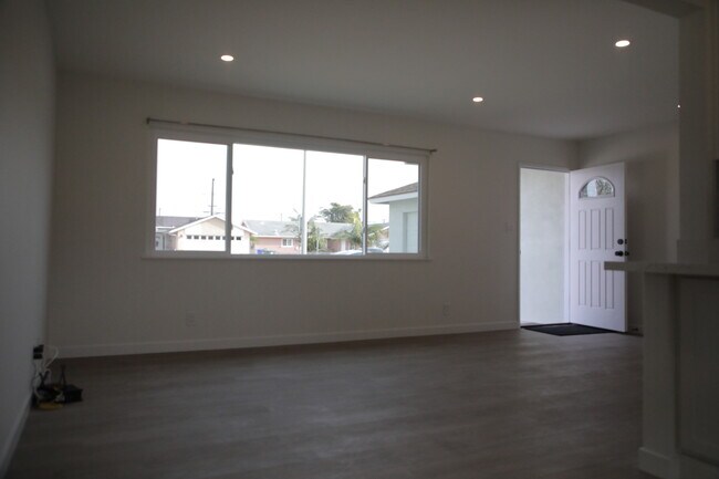Entry Way - 1823 N 6th St