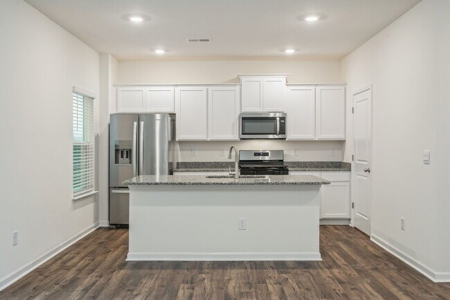 Building Photo - 944 Utopia Ln