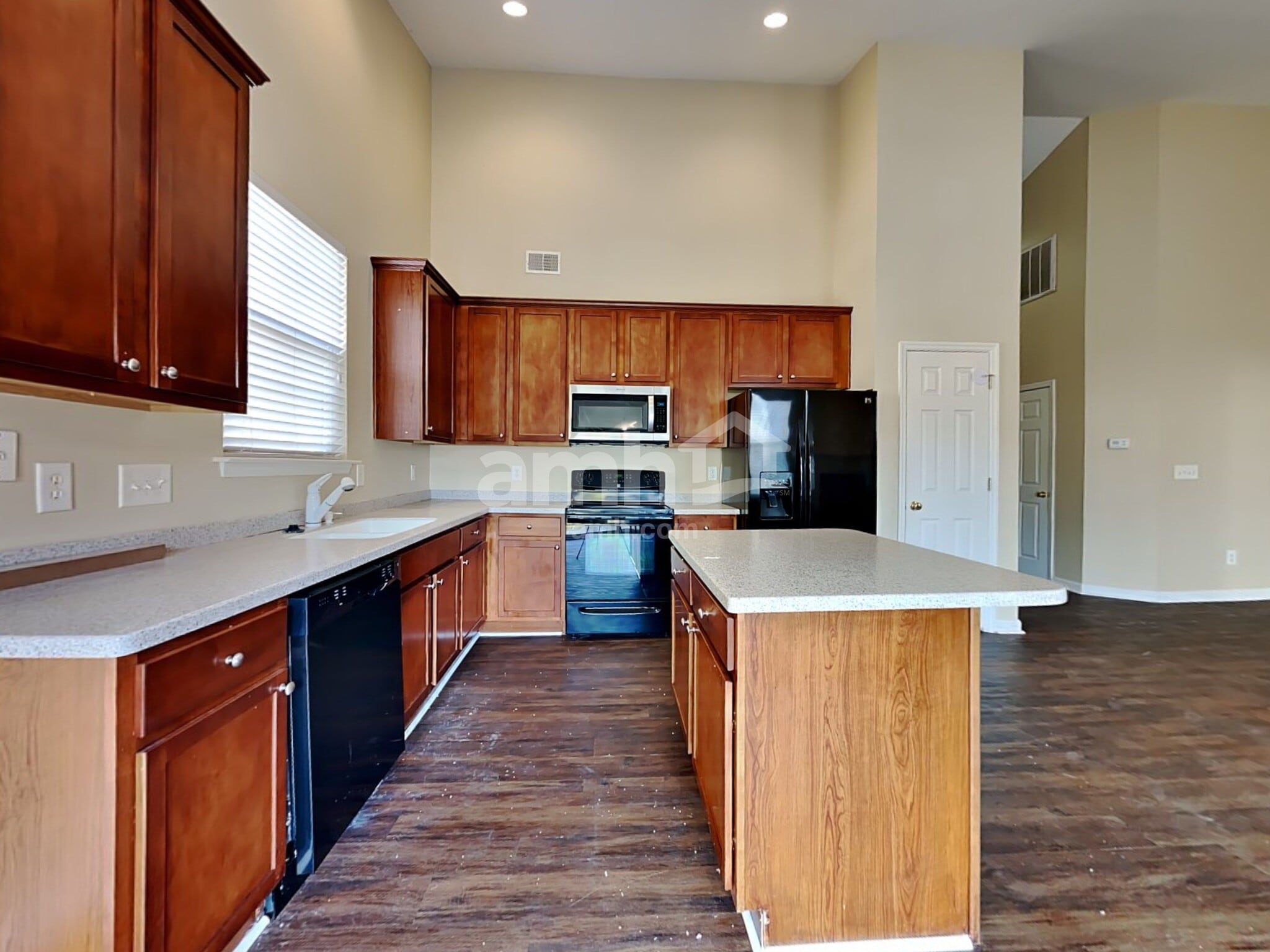 Building Photo - 2993 Nantuckett Ave