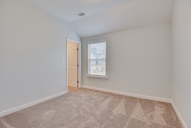 Building Photo - 926 Holbrook Dr