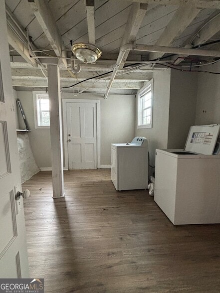 Building Photo - 332 Carr St