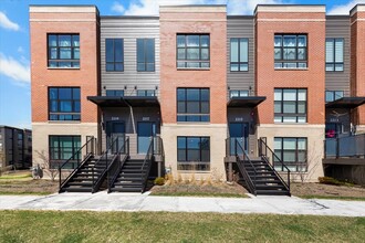 Building Photo - 2217 Venture Dr