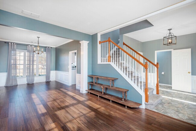 Building Photo - 2601 Potomac Ct