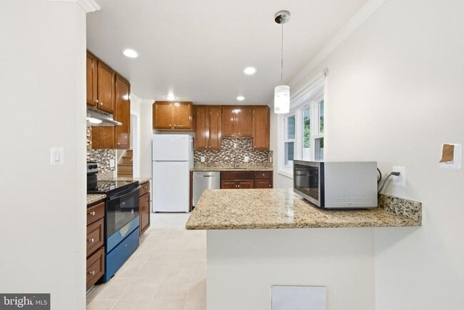 Building Photo - 7810 Kalorama Rd