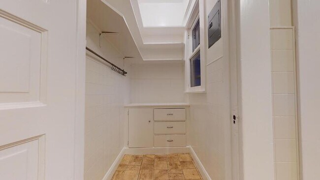 Building Photo - 464 8th Ave