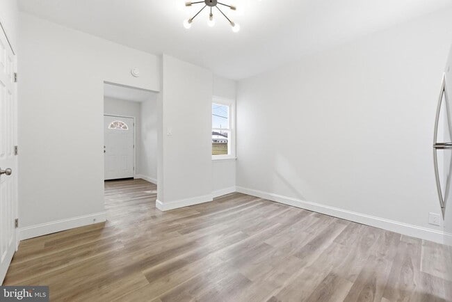 Building Photo - 923 Ridgeway St