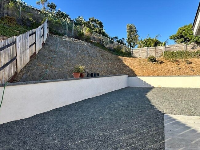 Building Photo - 7684 Meadowbrook Ct