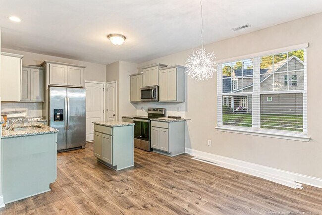 Building Photo - 2240 Mannington Dr