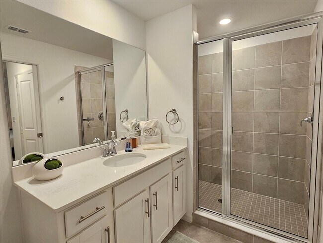 Building Photo - 12180 Wellen Golf St