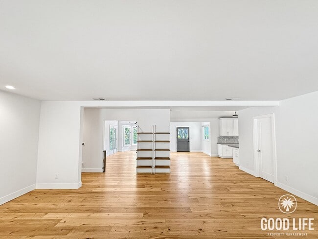 Building Photo - Stunning 3BR Home in Santa Ana with Private  Large Yard, Modern Upgrades & 2-Car Garage